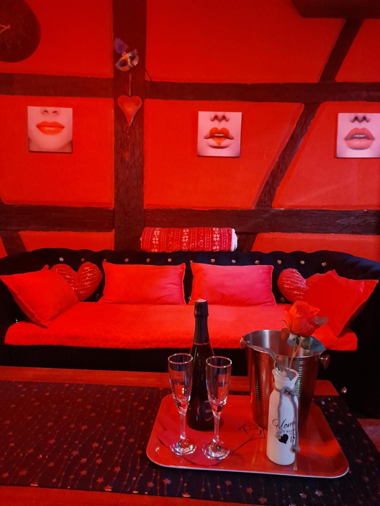 Love Room Le Rouge Et Noir Барр Екстер'єр фото