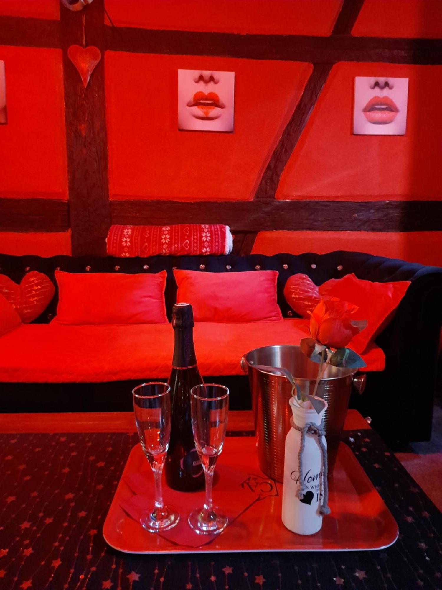Love Room Le Rouge Et Noir Барр Екстер'єр фото