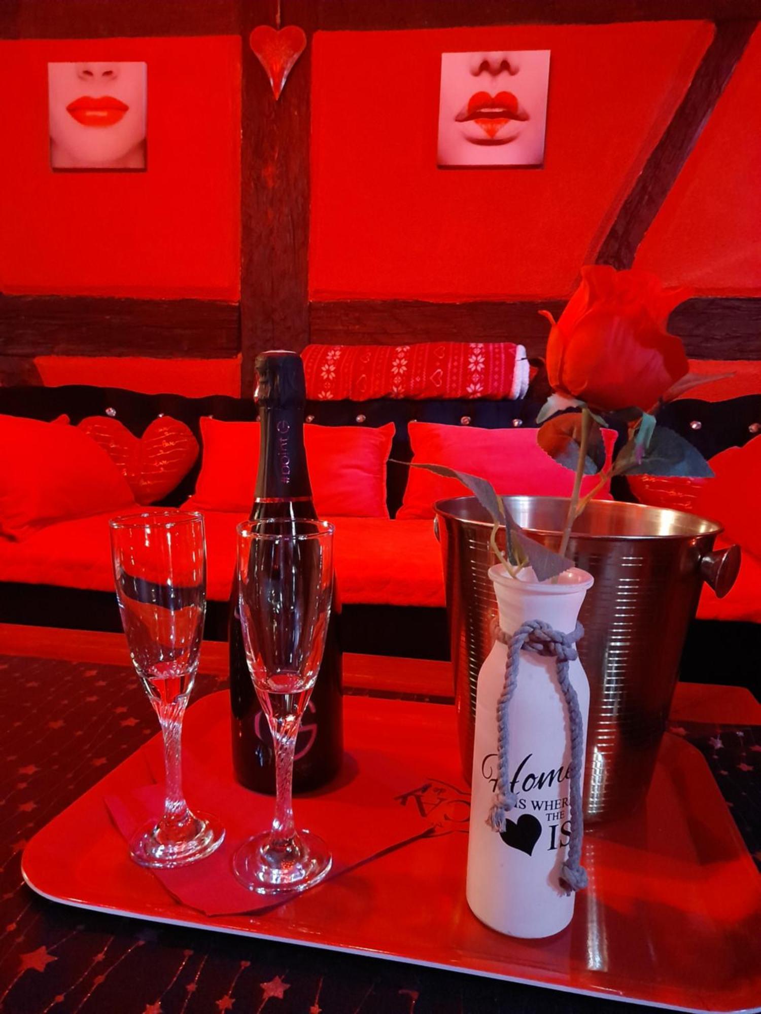 Love Room Le Rouge Et Noir Барр Екстер'єр фото